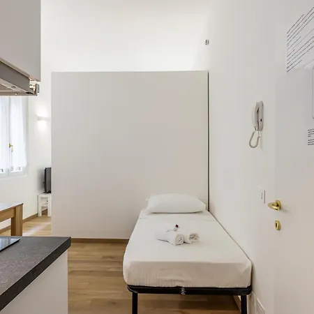 Navigli Loft, Steps To Darsena Apartment *